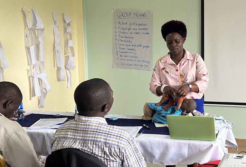 CPIPE embedded champion facilitating a session during a training for the control group in Migori, Kenya.